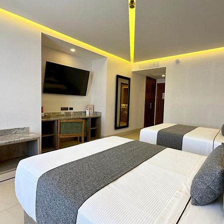 גואדלחארה Hotel Antre Chapultepec מראה חיצוני תמונה