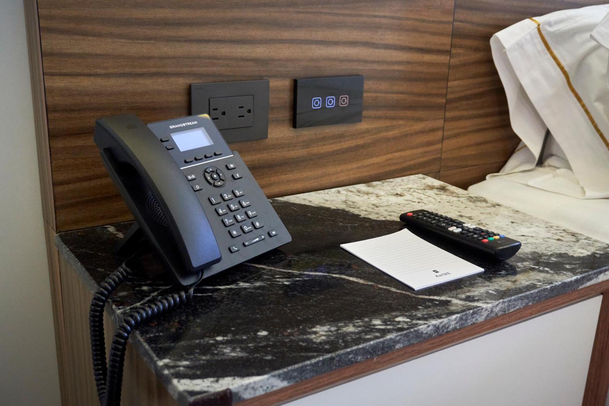 גואדלחארה Hotel Antre Chapultepec מראה חיצוני תמונה