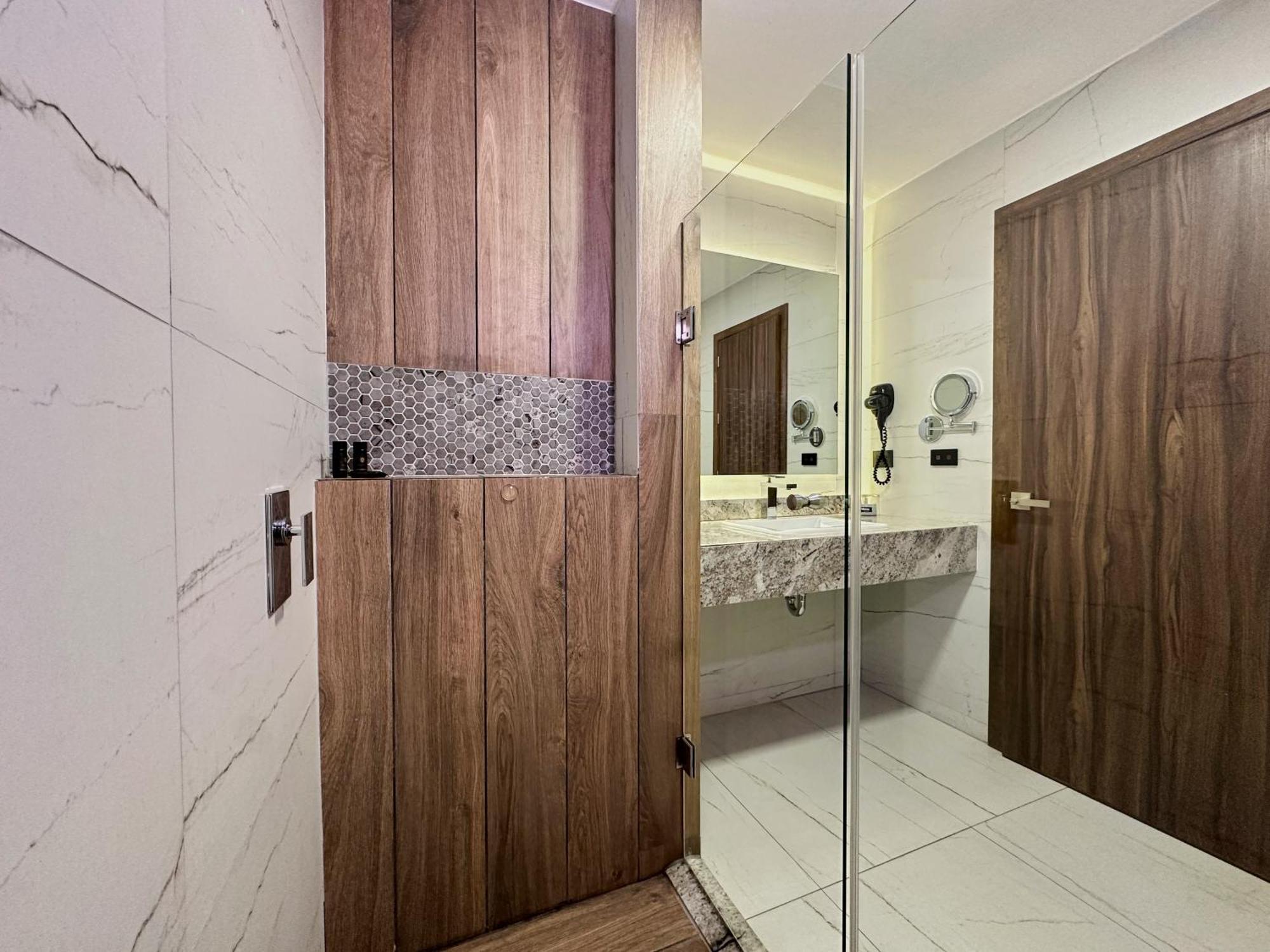 גואדלחארה Hotel Antre Chapultepec מראה חיצוני תמונה